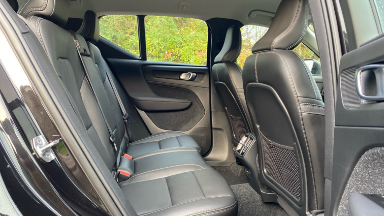 Volvo Xc40 2.0 B4P Inscription Pro 5dr Auto Petrol Estate